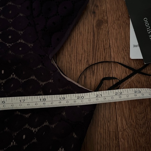 Plum lace cap sleeved dress - Picture 9 of 9